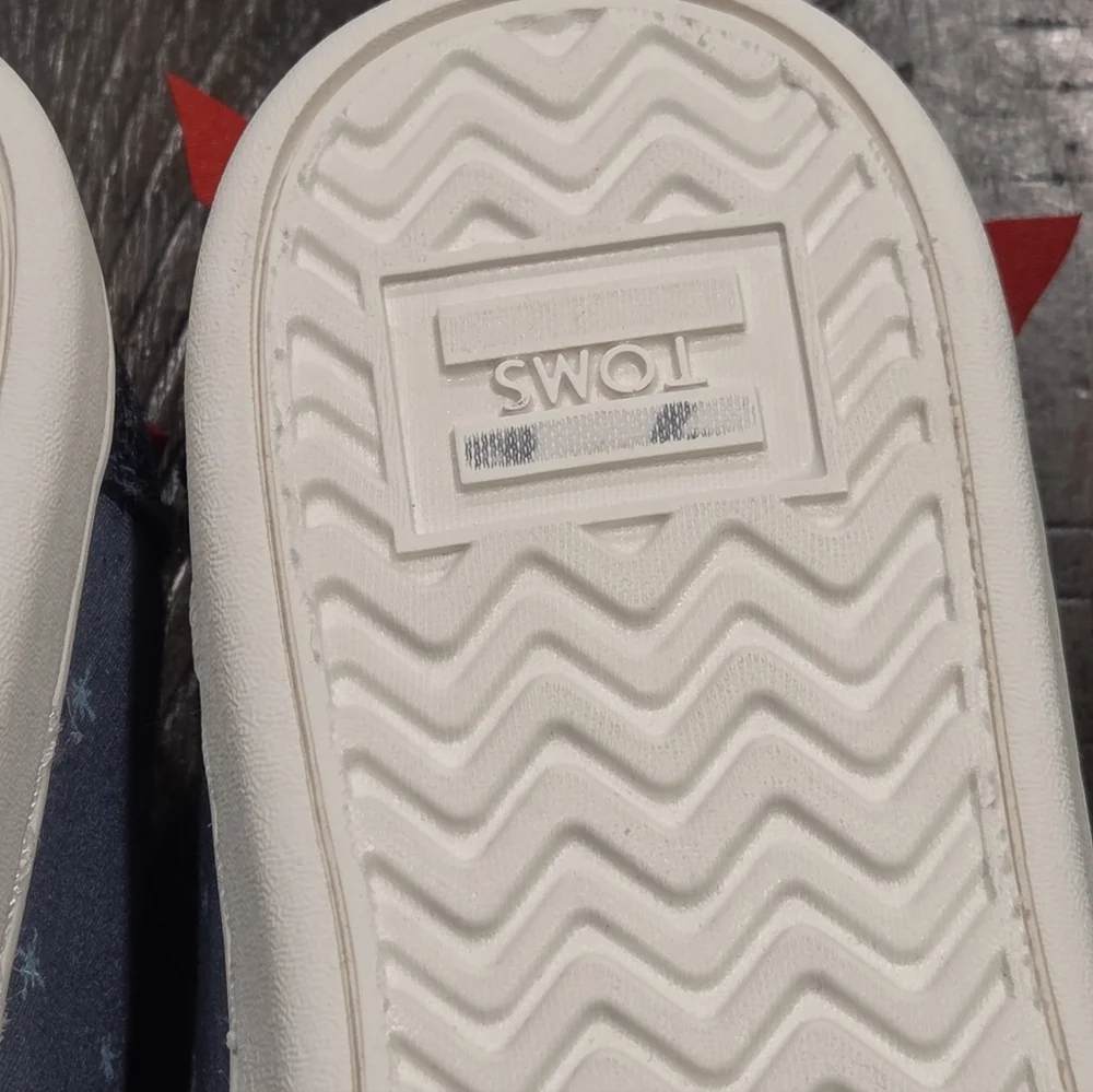 Snow White TOMS Limited Edition - Picture 11 of 14